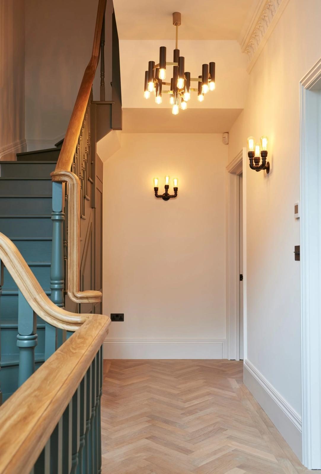 Hallway with the replacement staircase balustrade and oak handrail